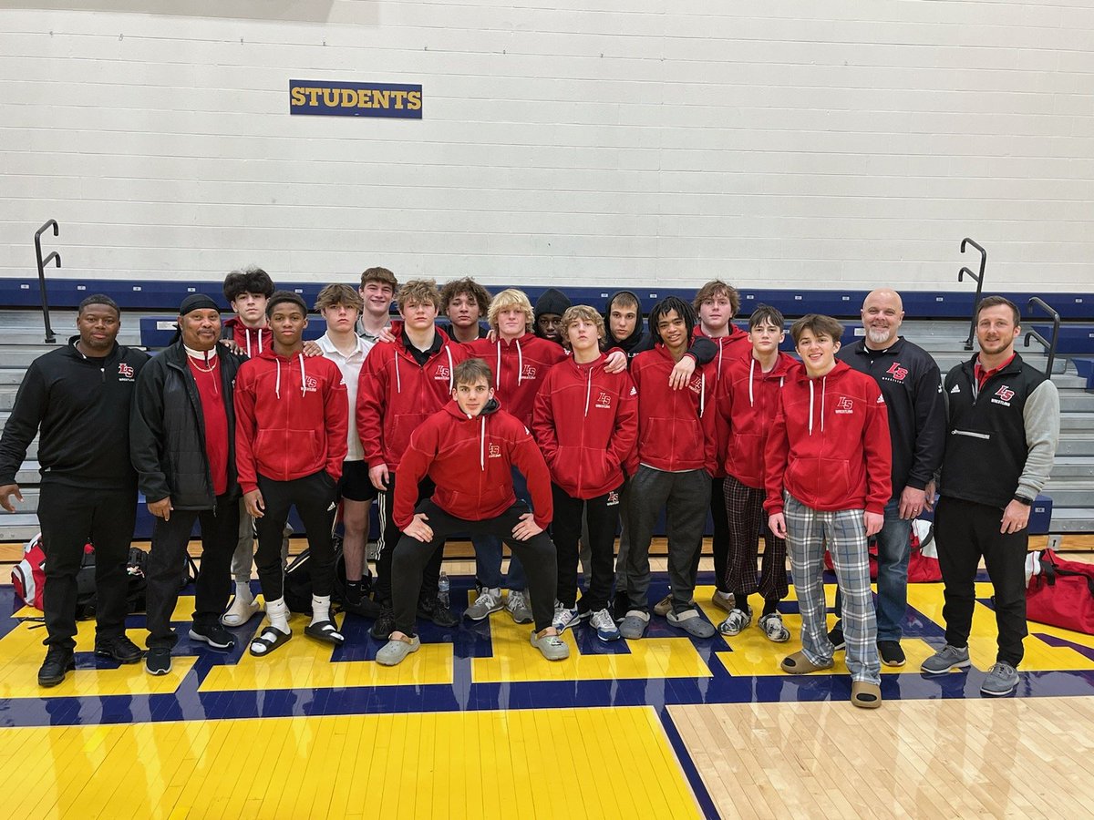 UPDATE: It's been a productive weekend for the Lancer Matmen as they competed in the OHSWCA State Dual Regionals. 

La Salle beat Sycamore - 66-12 
La Salle beat Moeller - 45-24

to advance to the Dual State Finals at Lakewood St. Edwards HS on 2/11. #LRD