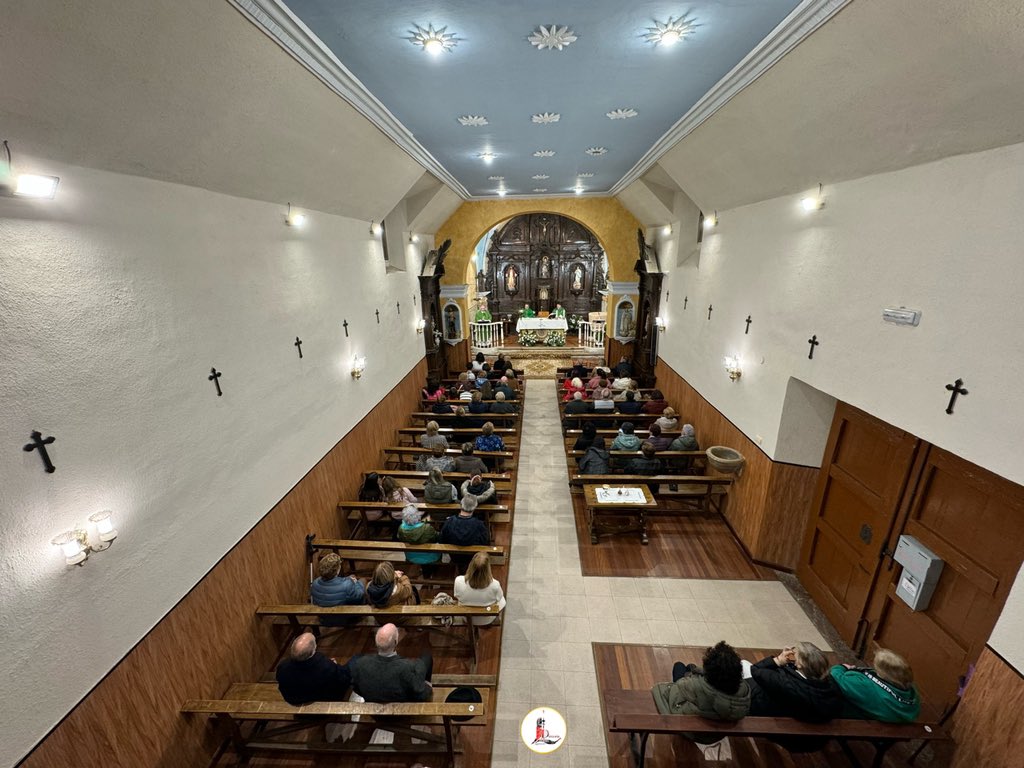 IglesiaEnLeon's tweet photo. ✝️ #VisitaPastoral - 🛐 Arciprestazgo #VirgenDelCamino: #UnidadPastoral de Lorenzana

👉🏼 Nuestro Obispo el P. @cmfluisangel ha presidido en la ⛪️ #Parroquia de Santa Eulalia, de Azadinos, la ⚪️ #Eucaristía del V #Domingo del Tiempo Ordinario. https://t.co/6OTummFf52