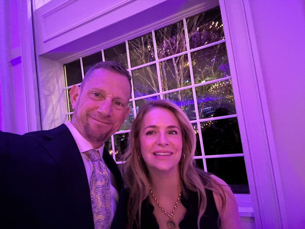 FinishLine_Matt's tweet photo. Life lesson: Acknowledge and appreciate special moments. They will often be gone before we have time to understand how special they were. Live in the moment, appreciate the now.
I made sure I did that last night.
#luckyguy #warrior #cancerlesson https://t.co/mlF5eC0Yao