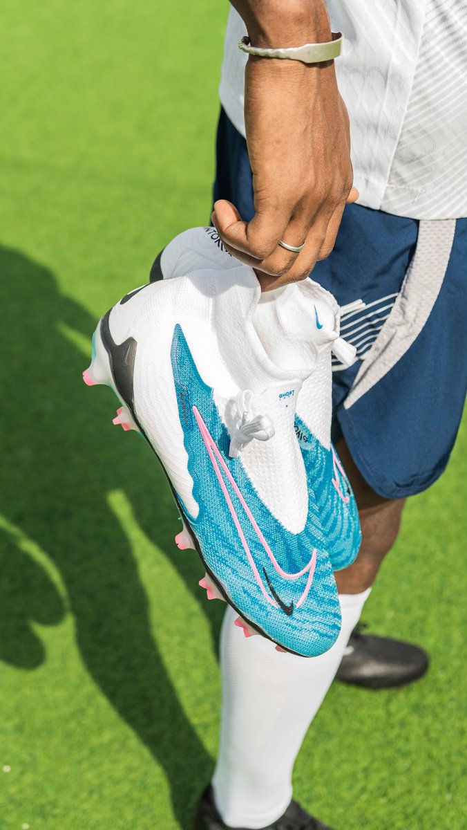SenekartO's tweet photo. GO PRO !!! @SenekartO biggest sport boots supplier 
☎️ 5862056 https://t.co/eDXlNSCmmd
