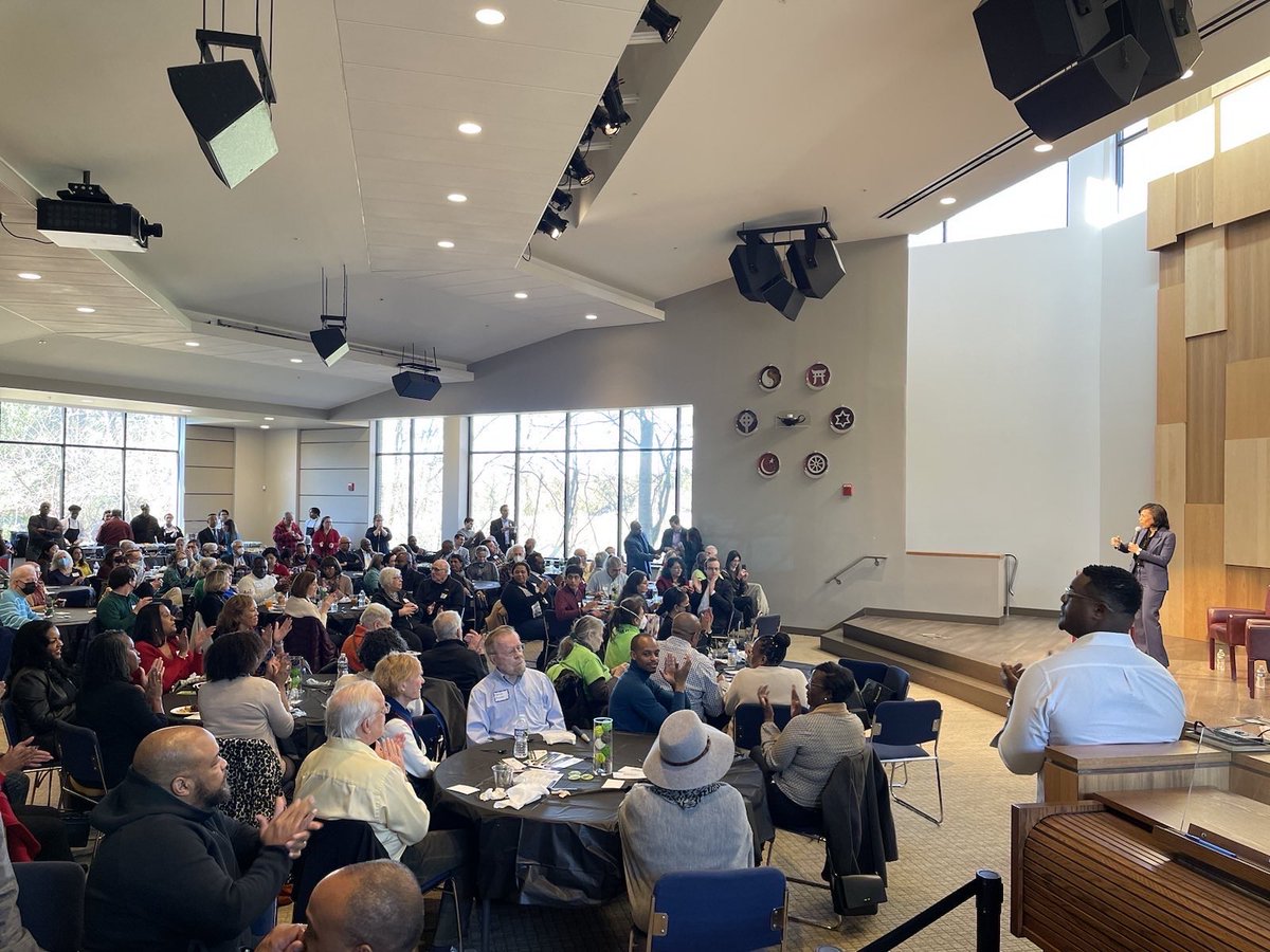 AlsobrooksForMD's tweet photo. Over 150 people out in Howard County today for our meet at greet with @CalvinBallTeam. We tackled issues ranging from gun safety to a woman’s right to choose to better schools for our kids.

Showing up with the people. That’s how we win this race. https://t.co/wXeASvWu1w