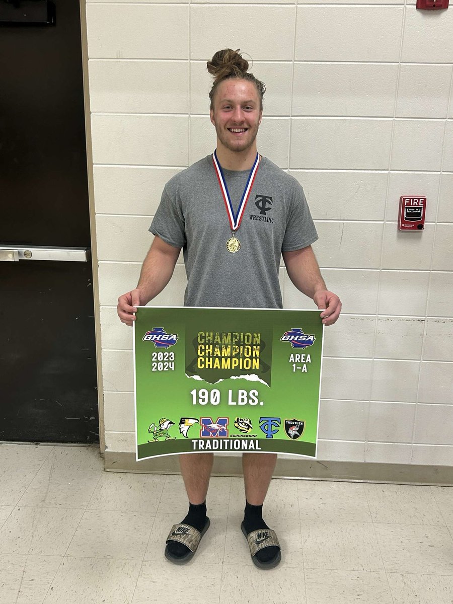 Congratulations to ⁦<a href="/samuelgrimes05/">Samuel Grimes</a>⁩ for winning the 190 weight class at Area today 👏🏻👏🏻👏🏻