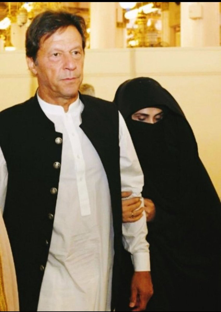 فرض کریں
ایک دن آپ کا نکاح ہو 
اور اسی دن آپ کو عمران خان سے ملاقات کا موقع ملا تو آپ کی خواہش کیا ہو گی
(میں عمران خان سے ملاقات)
#ImranKhan 
#ImranRiazKhan