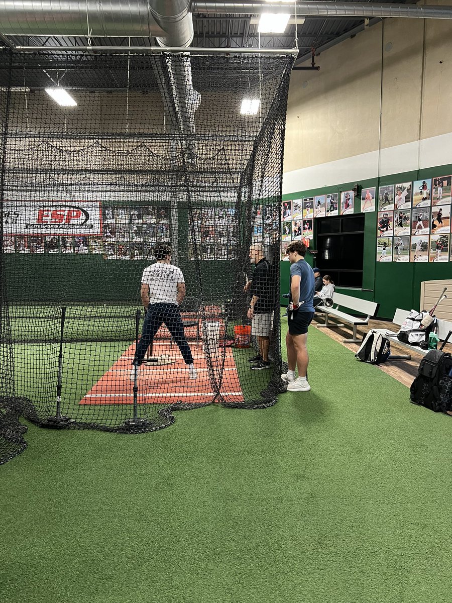 TaddGibby24's tweet photo. ESP Instructor/Coach @coachdudzienski working with/ a couple talented brothers @nathanlojko &amp; @TylerLojko from @kylemoore2020 ESP 17u Black @ESPBlack2025s squad.  Always working hard &amp; pushing each other.  #ESPTrained #ESPBrothers #ESP17uBlack #ESPDevelopment #SaturdayMorning https://t.co/UrXjJd0TIY
