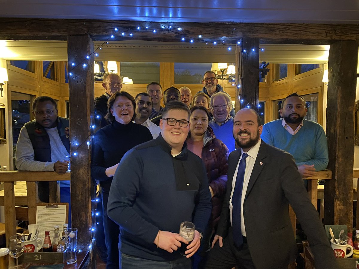 MariaMillerUK's tweet photo. Great team out in Basingstoke this week meeting residents in #KingsFurlong #Chineham #Kempshott  #HatchWarren - and topped off with a very welcome pint (of Diet Coke) this evening in the Portsmouth Arms with our very own Party Chair @RicHolden @BSKconservative #ThankYouEveryone https://t.co/7dNl4XLgeQ