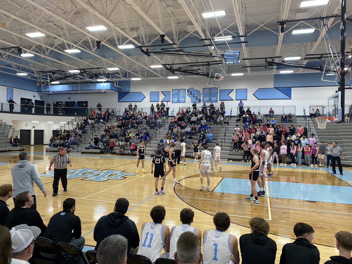 PrestonWDHS's tweet image. Packed gym last night for @DellsBasketball vs. @PortageWarriors

Chiefs with the W at home🏀🔥
#WeAreWD