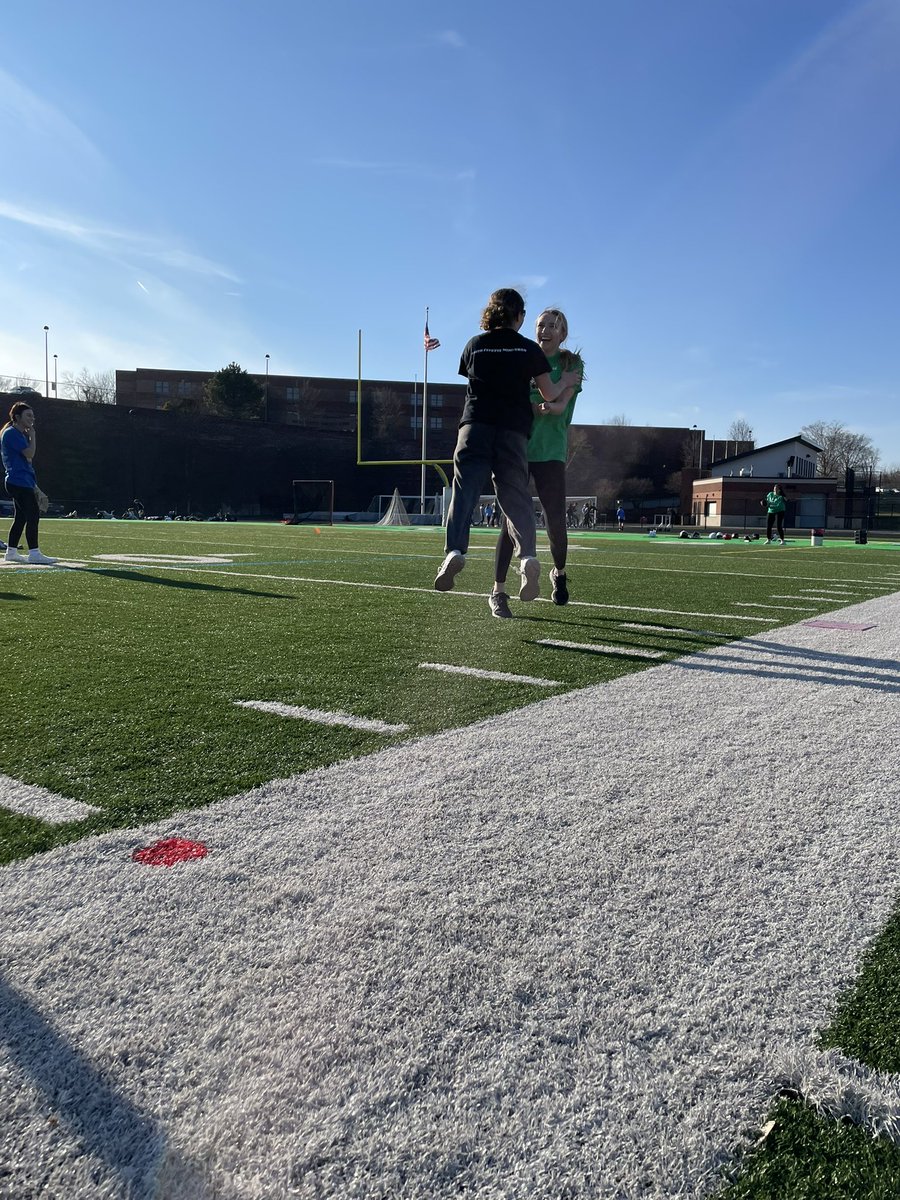 SFsoftballLions's tweet photo. Warmer weather means time on the turf! Glad to see smiles and sunshine! #sflions #SFLionPride #sfsoftball https://t.co/12hWn7hMZ0