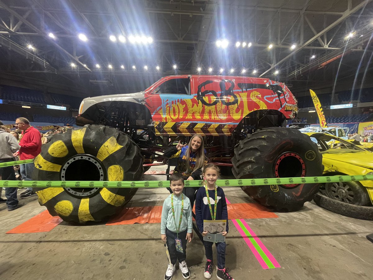 MandaJo360's tweet photo. #hotwheelsmonstertruckslive https://t.co/x1MH9DBBiP