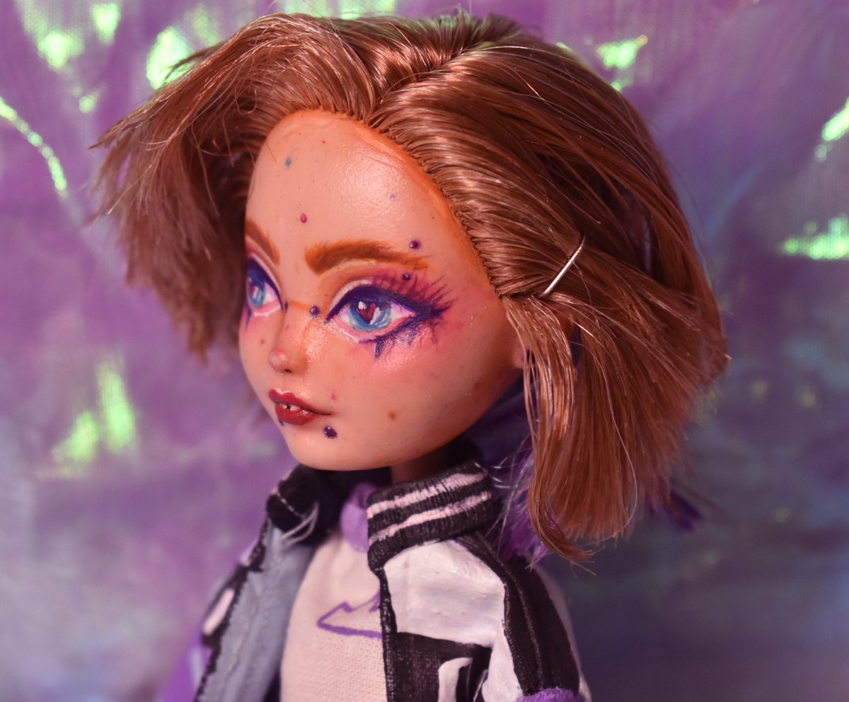 R800 is looking a little different here 

#Ranboo #ranboofanart #RanbooWasLiveFeature 

[1/5 more photos &amp; outfits in replies :3]