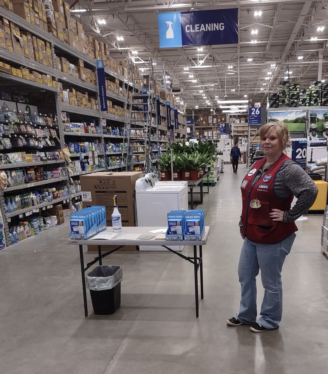 AmberMASM2217's tweet photo. We are having twice the fun at 2217 today!! Customers are shocked at how quick and easy these Mr. Clean Magic Eraser Sheets are cleaning tough messes. Come try for yourself! #r1demos @BrianLowes2217 @som2to @BenitoKomadina @kennygrimsley https://t.co/uLC6g0YQrL