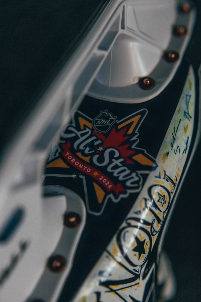 truetemperhcky's tweet image. Zeus-approved hometown heat for Marner🔥 #NHLAllStar