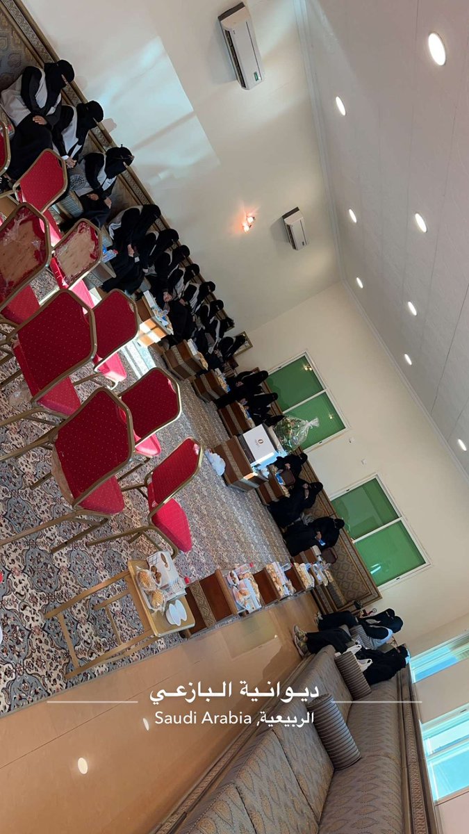M_Alkhumiri's tweet photo. صباح هذا اليوم ٣ فبراير كان استثنائياً جداً مع عائلة البازعي بالربيعية رغم برودة الأجواء إلا أن حفاوة وكرم أسرة البازعي بقيادة الأستاذ ناصر البازعي رئيس لجنة أهالي الربيعية خفف علينا الاجواء الباردة،عائلة مميزة من سيدات ورجال وشباب غمرونا بكرمهم ،
نتكلم عن شخصية وطنية قام بتنظيم هايكنج نسائي للأندية بالمنطقة بجهود ذاتية وفق تطلعات رؤية 2030 .
شكراً بحجم السماء لكل أفراد أسرة البازعي على ما قدموه هذا اليوم ،
فريق مشاة عنيزة النسائي كان أحد الفرق المشاركة بالهايكنح @UnaizahWomen