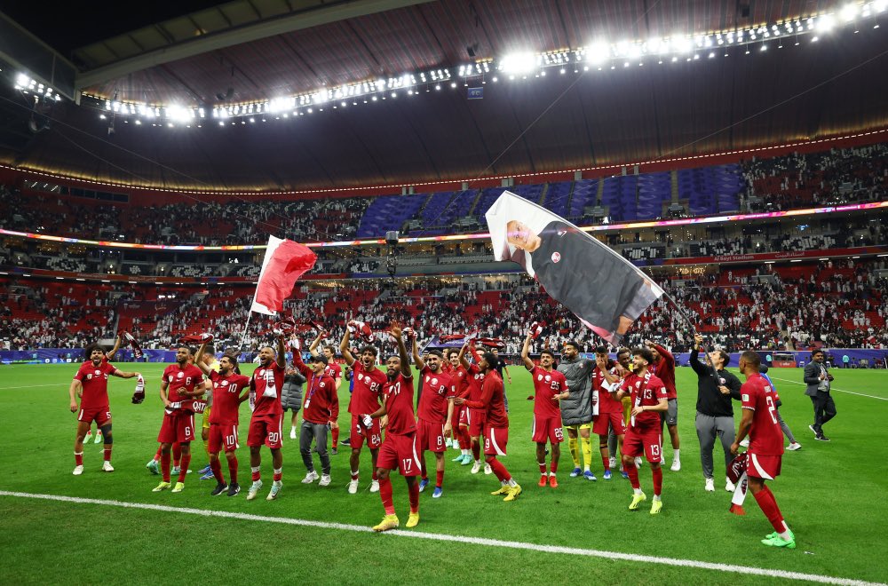 Marsalqatar's tweet photo. فرحة لاعبي #العنابي بعد التأهل
إلى نصف نهائي #كأس_آسيا 🏆🇶🇦

#مرسال_قطر | #قطر | #قطر_أوزبكستان 
#كأس_آسيا2023 | #كأس_اسيا_2023 https://t.co/xQ4ND1lfQE