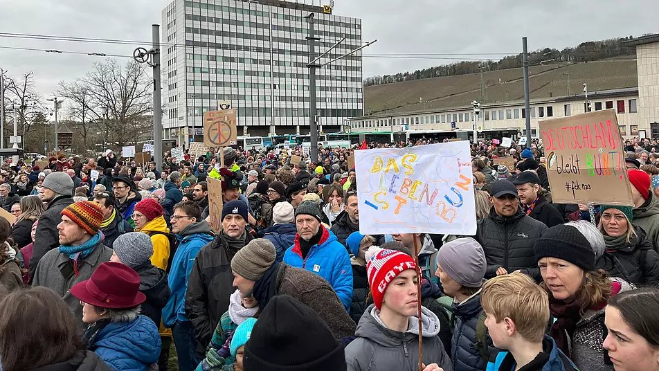 Danke Würzburg.
#LAUTgegenRechts #WirSindMehr #SageNein #SeiEinMensch