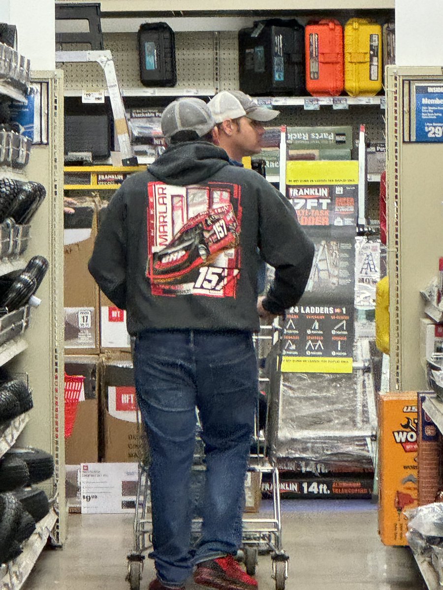 Vienna, WV’s Harbor Freight is a magical place that that cements @MikeMarlar as a g-damn national treasure. #redhorn or #bluehorn ?