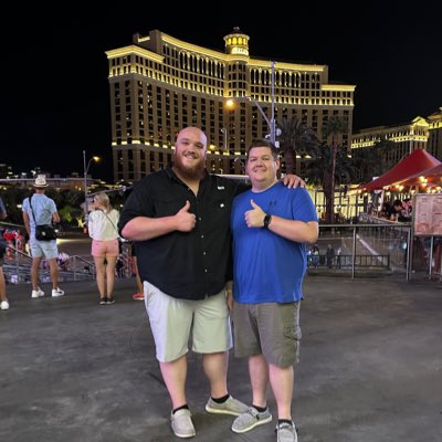 ImCallMeClarky's tweet photo. #NewProfilePic vegas baby yayaya @itscbavx https://t.co/B9KzCEXvSd