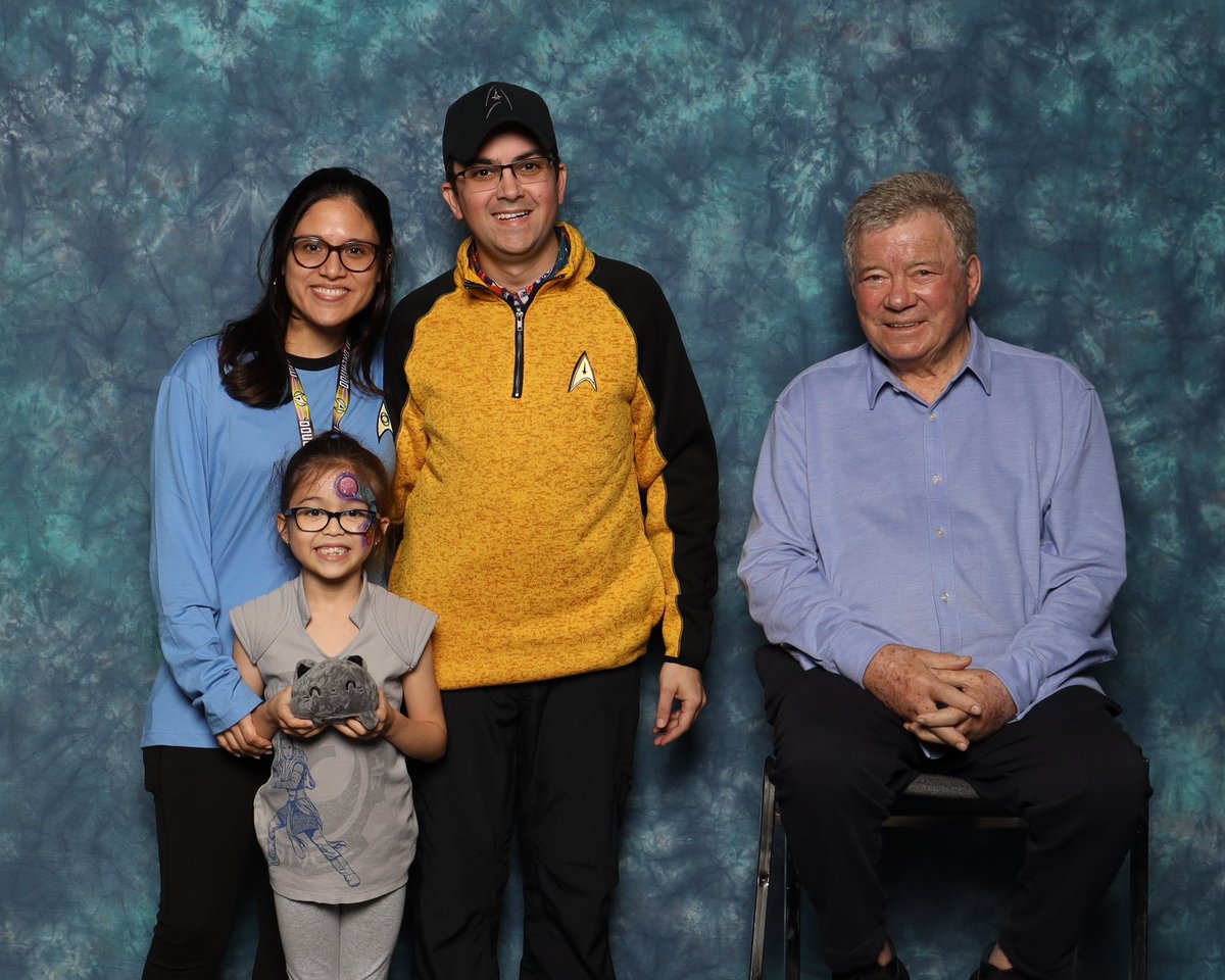 Live Long and Prosper, Captain! What a fabulous time meeting @WilliamShatner today at #megaconorlando