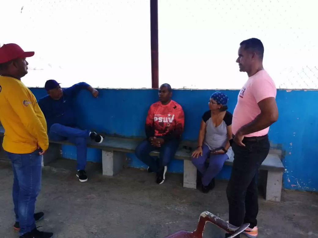 FidaesSuc's tweet photo. Equipo de FIDAES acompañados de nuestro Pdte @HilciasNeptali siguiendo lineamientos del Pdte @NicolasMaduro y orientaciones del Gob @GPintoVzla en visita de inspección a la comunidad de Río Caribe en el municipio Arismendi y en reunión con el CONPPA

#Sucre229AñosDeLealtad https://t.co/pxx8oV98dh