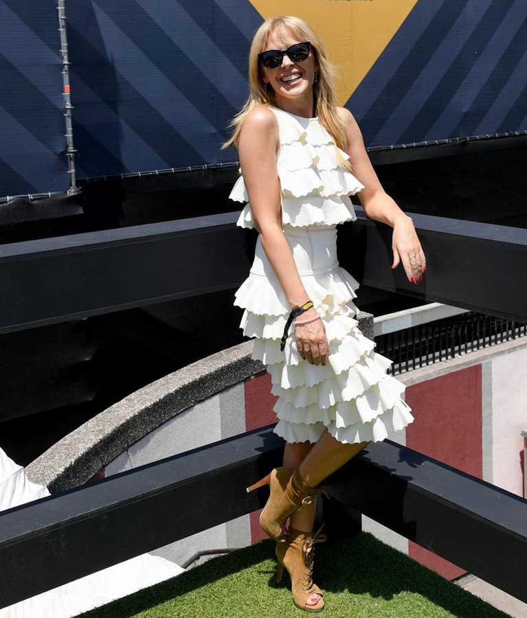 KylieOTD's tweet photo. 3 February 2018 • Kylie Minogue at ABB FIA Formula E Antofagasta Minerals Santiago E-Prix. https://t.co/uJtYx7vv0x