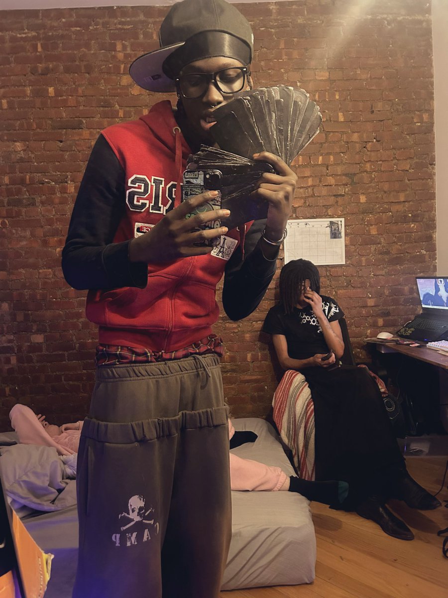 n0ats's tweet photo. you posing ah dickriders tryna ride a wave yall was never apart of #waiturturn https://t.co/xBcTF7zV9d