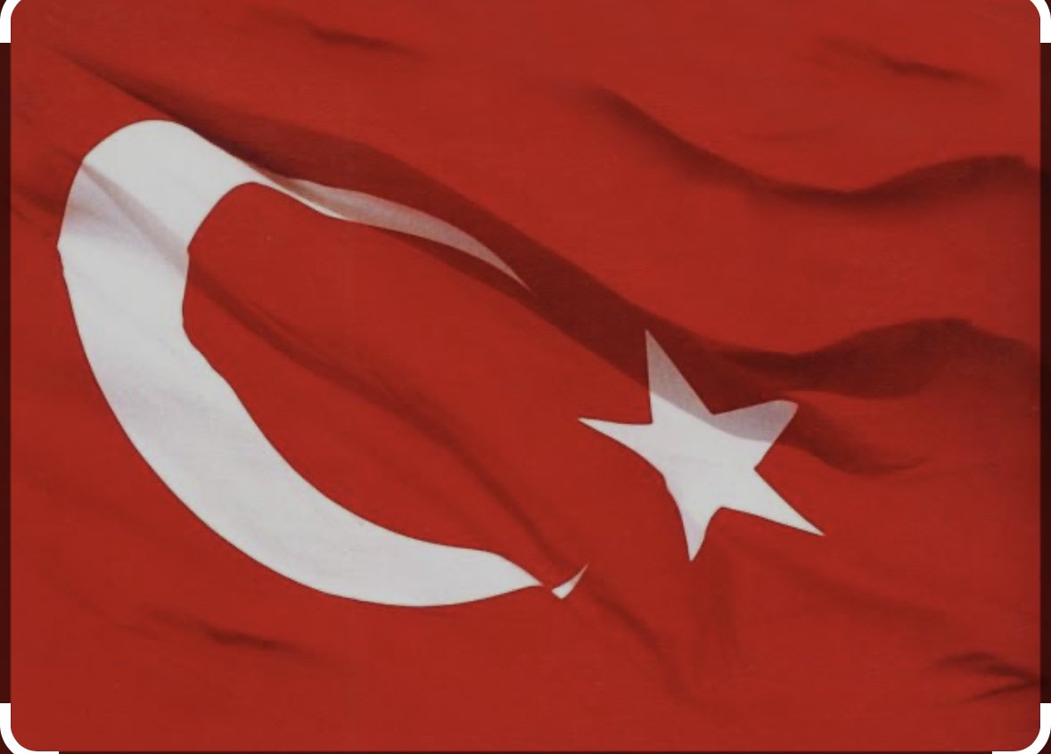GuvenSaim65's tweet photo. Gaziantep’te meydana gelen helikopter kazasında şehit olan 2 pilotumuza Allah’tan rahmet, ailelerine ve Emniyet Teşkilatımıza başsağlığı diliyorum. 

Milletimizin başı sağ olsun. https://t.co/WdTYhsz35C