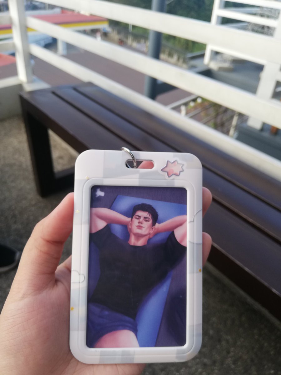 heindtrixty's tweet image. First time makaorder and super ty kay ate ayu and ate indaii ahck!! for the pc's inuwian na ako ng 2 kong asawa. Basta aw ni kuya perry tas bias ko, mine mine hehehehe @solarezroyce ty po kuya perry 143