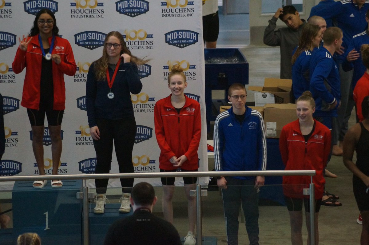 ChrisMBeall's tweet photo. What a finish!! What a race! Makenna takes 4th in the 1650 at the Mid-South Conference Championship. Almost runs down 3rd. A 1:15 drop from beginning of season. And a Dr Pepper to celebrate!! https://t.co/os5Rc85Lx1
