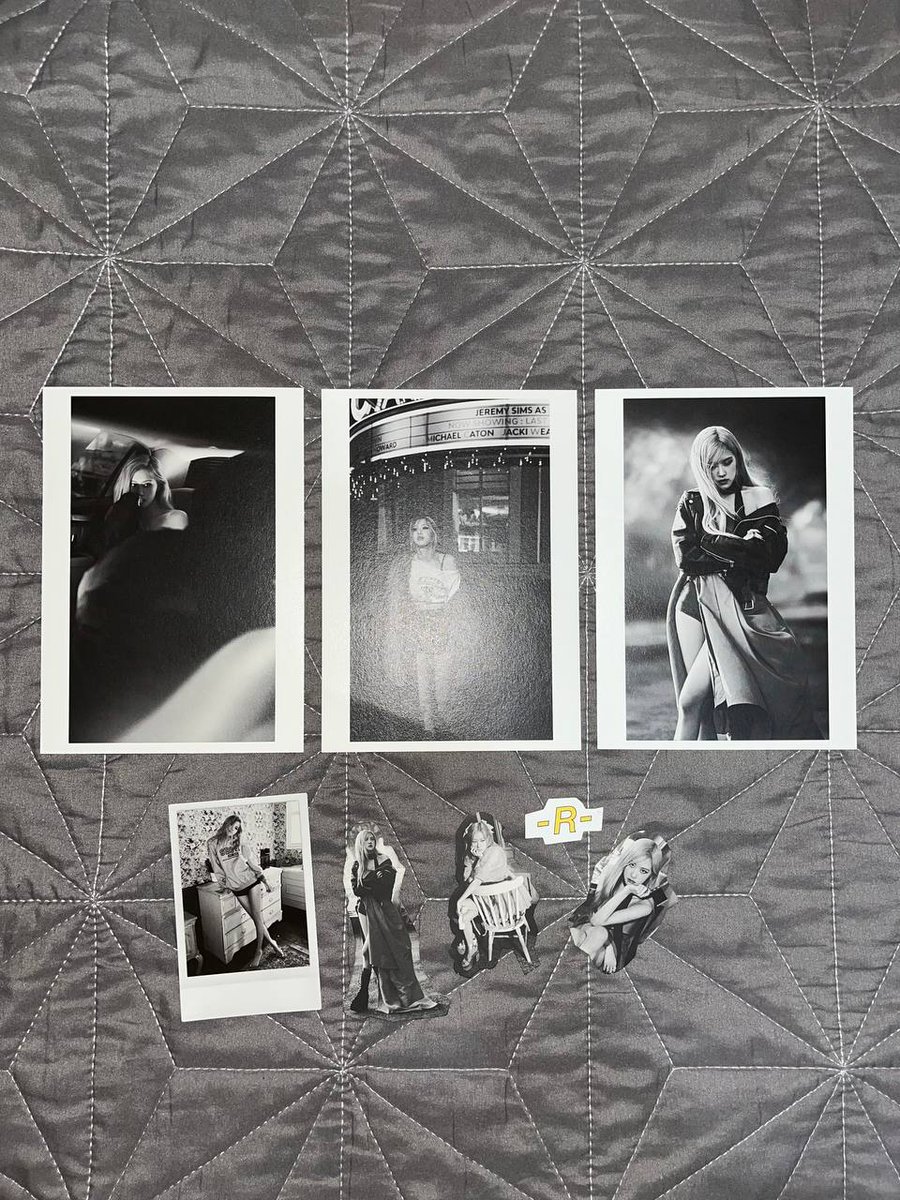 vqluan's tweet photo. BLACKPINI UNSEALED ALBUM &amp; LIGHTSTICK FOR SALE 
- affordable price po
- badly need money for school (nanakawan ako ) https://t.co/57BmCKeFAM