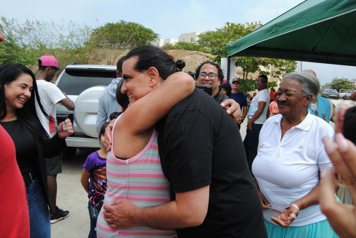AlexNSaab's tweet photo. ¡La esperanza tiene tantos colores! 

Gracias hermosa familia de Ciudad Caribia, hermanos y hermanas sigamos venciendo. https://t.co/2gUOqumInp