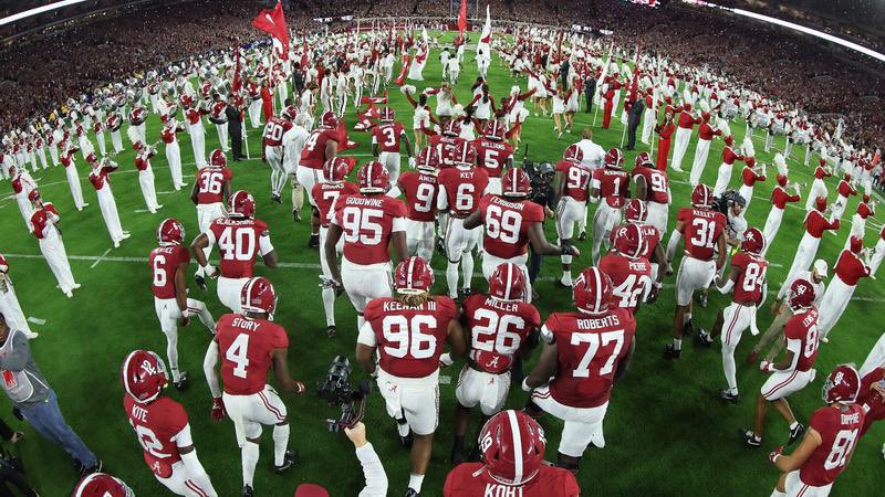 d1shaun2's tweet photo. Blessed to receive an offer from University of Alabama !!!🐘@BAMACoachG @KalenDeBoer 
@RickyCiccone @Jzack99
@Coach_Bush @Coach072 @ChadSimmons_ @samspiegs @JeritRoser @Rivals_Jeff @TheUCReport @adamgorney
@CoachJoshOHS @EDGEASSASSINS #RollTide https://t.co/FypM6KHa1S