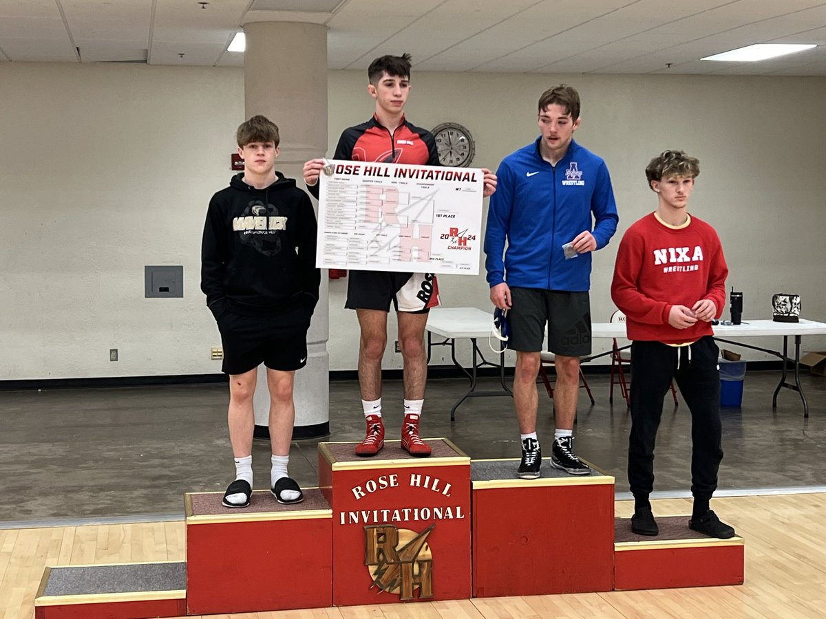 Mav_Wrestling_'s tweet photo. Josh Kerr takes 3rd at 138 pounds in Rose Hill today. https://t.co/eRv7HBepHs