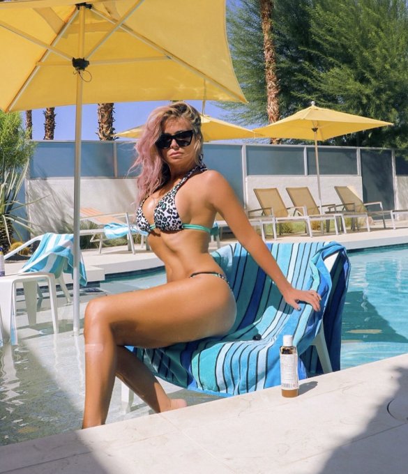 u can always find me poolside w my maui babe 😘 @mauibabeinc https://t.co/o2ed9zDb37<a href="/tag/followback"class="tags"><span>#followback</span></a><a href="/tag/retweet"class="tags"><span>#retweet</span></a><a href="/tag/followspree"class="tags"><span>#followspree</span></a>