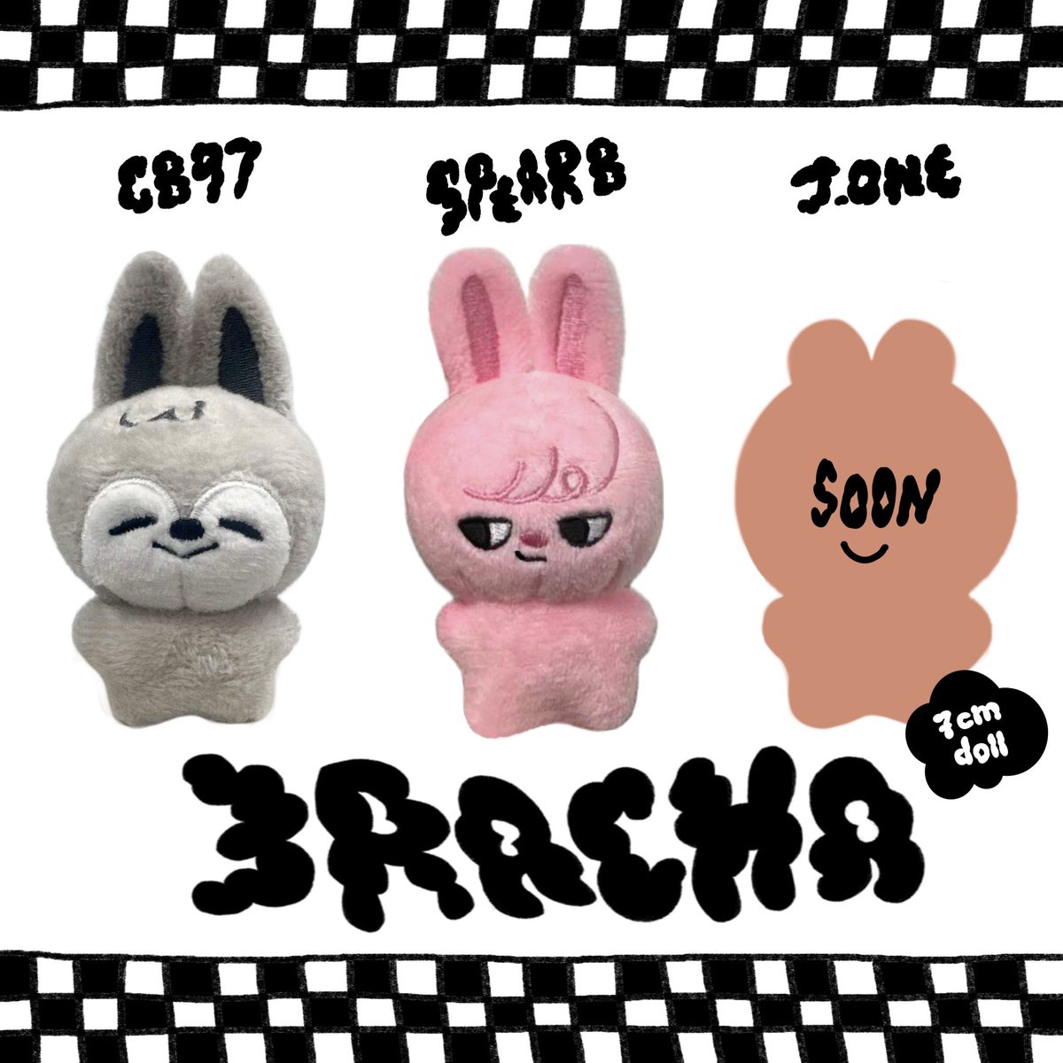 OhCaroool_'s tweet photo. 스키즈 포카 양도
mini #3RACHA 7cm doll 
please  share~ 🙏

15€ member doll 
40€ 3racha set 
+ freebies tba 

PRE-ORDER FORM: https://t.co/vKW2riJk2t

📍Based in Barcelona SPAIN 
🌎Worldwide shipping 
🗓️FEB 14th end of pre-order 

GO please DM  #10cmdoll #7cmdoll #skzdoll https://t.co/dRVc2KUzjc
