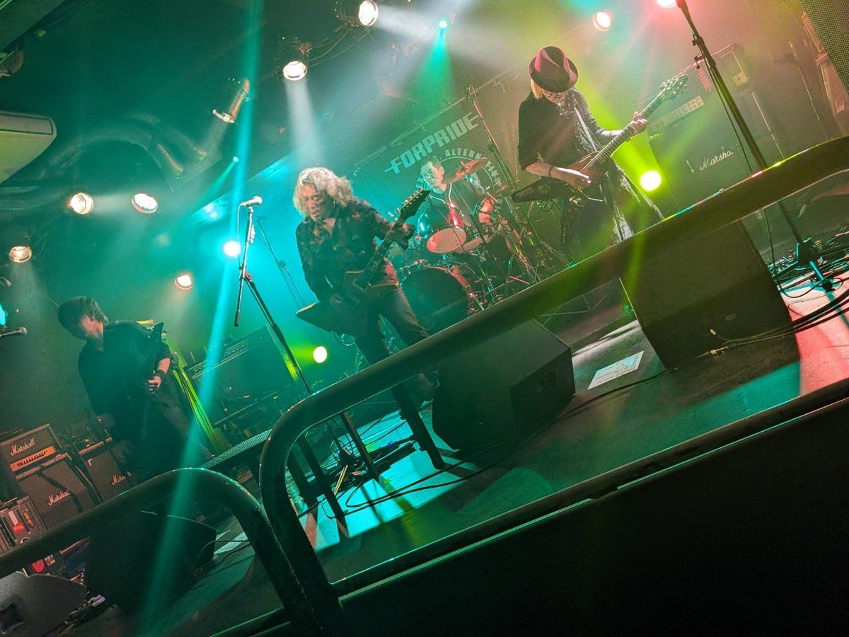 3egg_notborn's tweet photo. 昨夜のライブ
楽しかった~♪
#FORPRIDE
#大阪
#西心斎橋ショベル https://t.co/ntZ1cZ2PGv