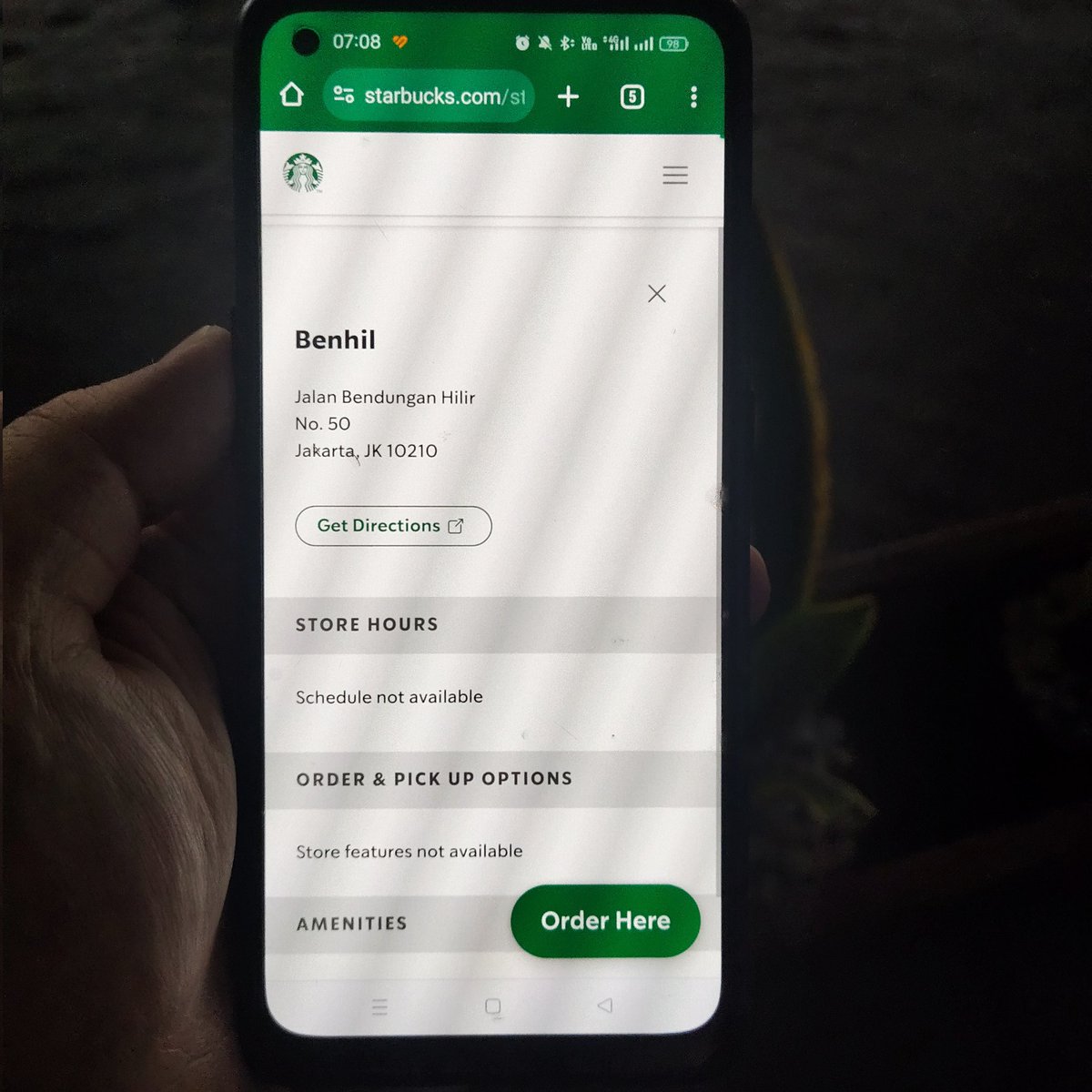 rbima's tweet photo. Hi @SbuxIndonesia ini yang Benhil di google open jam 7, sudah jam 7.06 masih di kunci. Mau liat schedule di website Starbucks gak ada sama sekali, you are so active in social media, to update this can not be that hard I assumed 😅 https://t.co/fwR4loKdCr