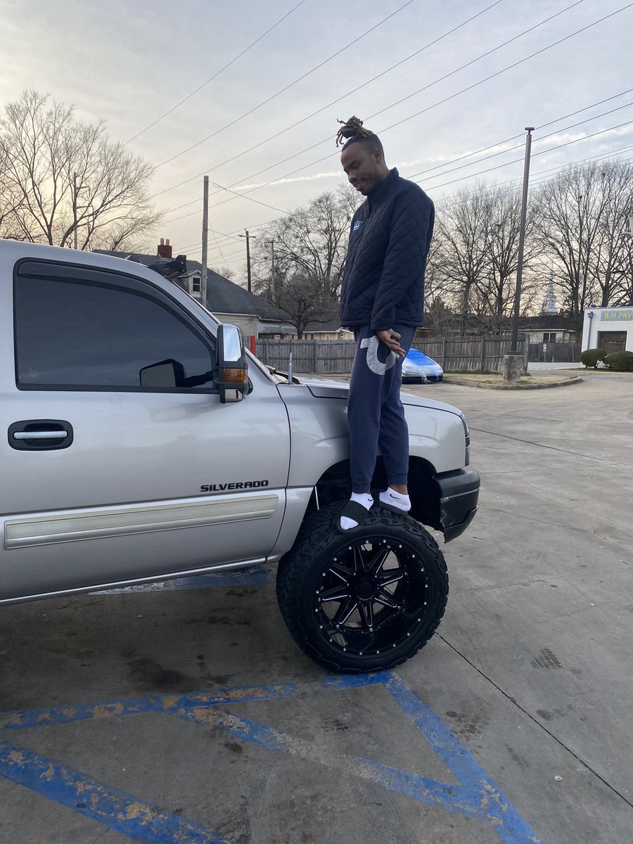 adraper180's tweet image. Standing on my motherfuckin biznezz 💪🏽💪🏽💪🏽💪🏽