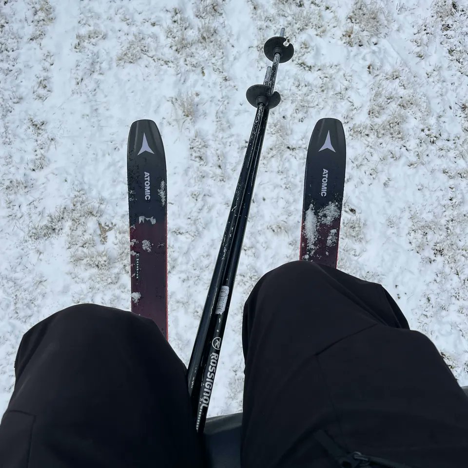 VoiceDictionary's tweet photo. #day02 at the pu #sipapunm #sipapuskiresort 
Carving memories in the powdery slopes of New Mexico, where every turn is a new undiscovered path. Strap on your skis and join the adventure. #LetsGetWordy #SkiNewMexico #MountainMagic #SlopeStyles #SnowTrails # https://t.co/TUzzCSIm9w