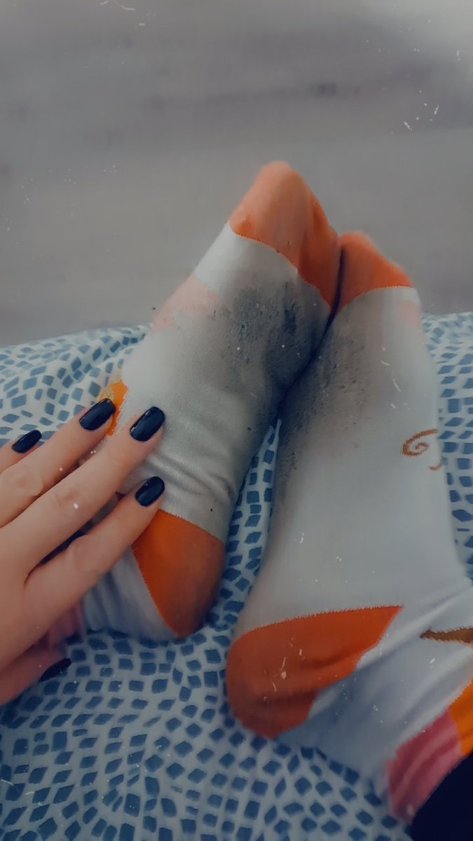 Alphacouple22's tweet photo. My socks are pure filth 🤭 who wants them to suck on before bed?
#findom #footfetish #sellingitems #alphacouple #cuck #paypig https://t.co/PAnELHt6Fy