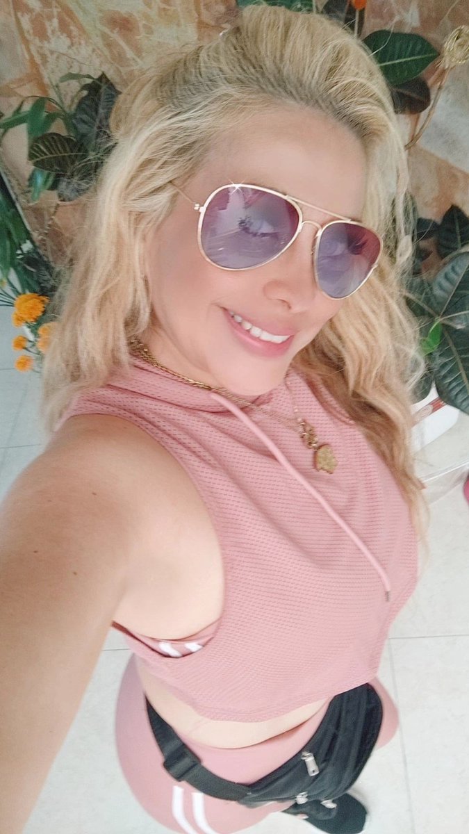 overgess's tweet photo. Las palabras demuestran quien quieres SER...Mientras que tus acciones demuestran quien en verdad ERES. 🩷 https://t.co/16iprbr3Us