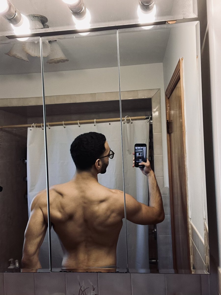 Aangxzy's tweet photo. Average RuneScape enjoyer now 🤥 https://t.co/4usUf8RlKx