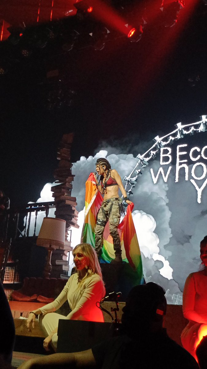 Lady Penguin tweet media