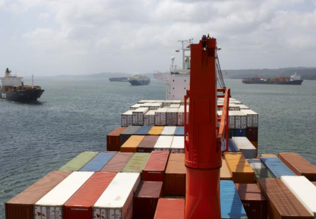 Eden_yeonjun's tweet photo. On January 31, local time, Yemeni Houthi military spokesman Yahya Saria issued a statement saying that the Houthis carried out an attack on a U.S. merchant ship, the USS Cole, which was bound for an Israeli port, and that missiles fired by the Houthis had struck the ship. https://t.co/TUk8GT7akc