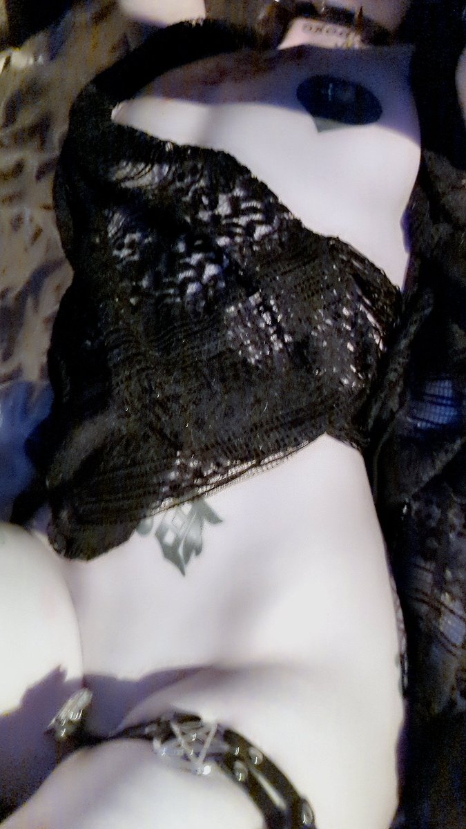 usemethnx's tweet photo. Devour me https://t.co/HZAhIqy1i3
