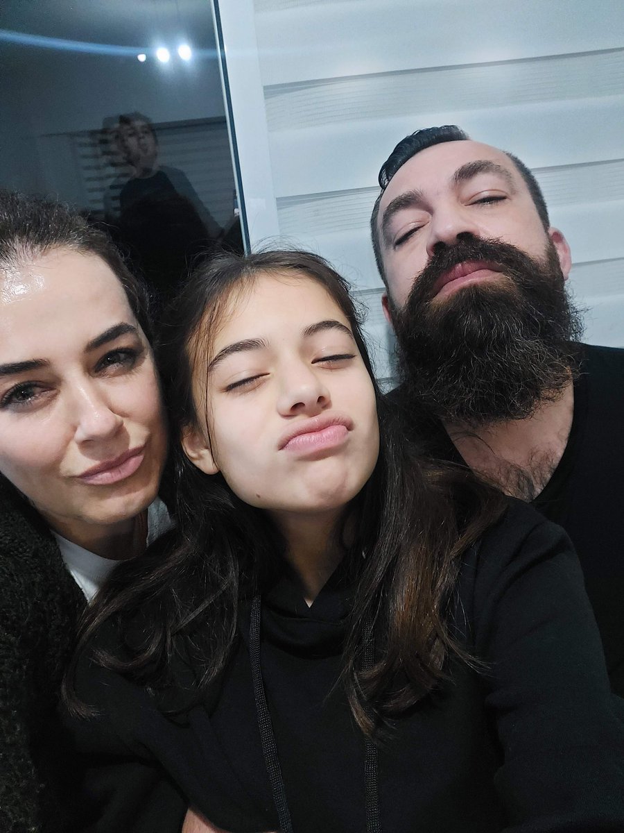 Çocuğumu aldınız benden, en değerlimi, canımı.
Nefret ediyorum sizden katiller.. Acı çekerek ölün.  

Ah Selin'im annem canım her şeyim. Çok seviyorum annişim 🤍
#selinkarakaya
#isiasortakdavamız
#isiasemsaldavaolacak
