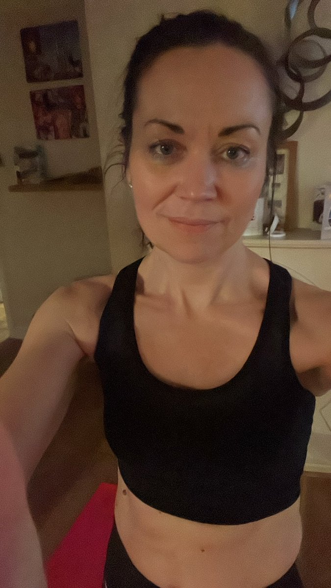 KatydearKate's tweet photo. Day 3 #fitnessfebruary up for a party with Max after my shift last night…🏋️♀️ Cardio today so I’m a complete mess 😳🤣thanks @DonnaLowthian ❤️and everyone else who has donated I’m so so grateful 🙏🏻😍 for Julia & @bowelcanceruk 👌🏻🥰❤️
#nofilterselfie #feeling44 🤣🤣🤷🏻♀️ https://t.co/Hwn7u9KOJ0