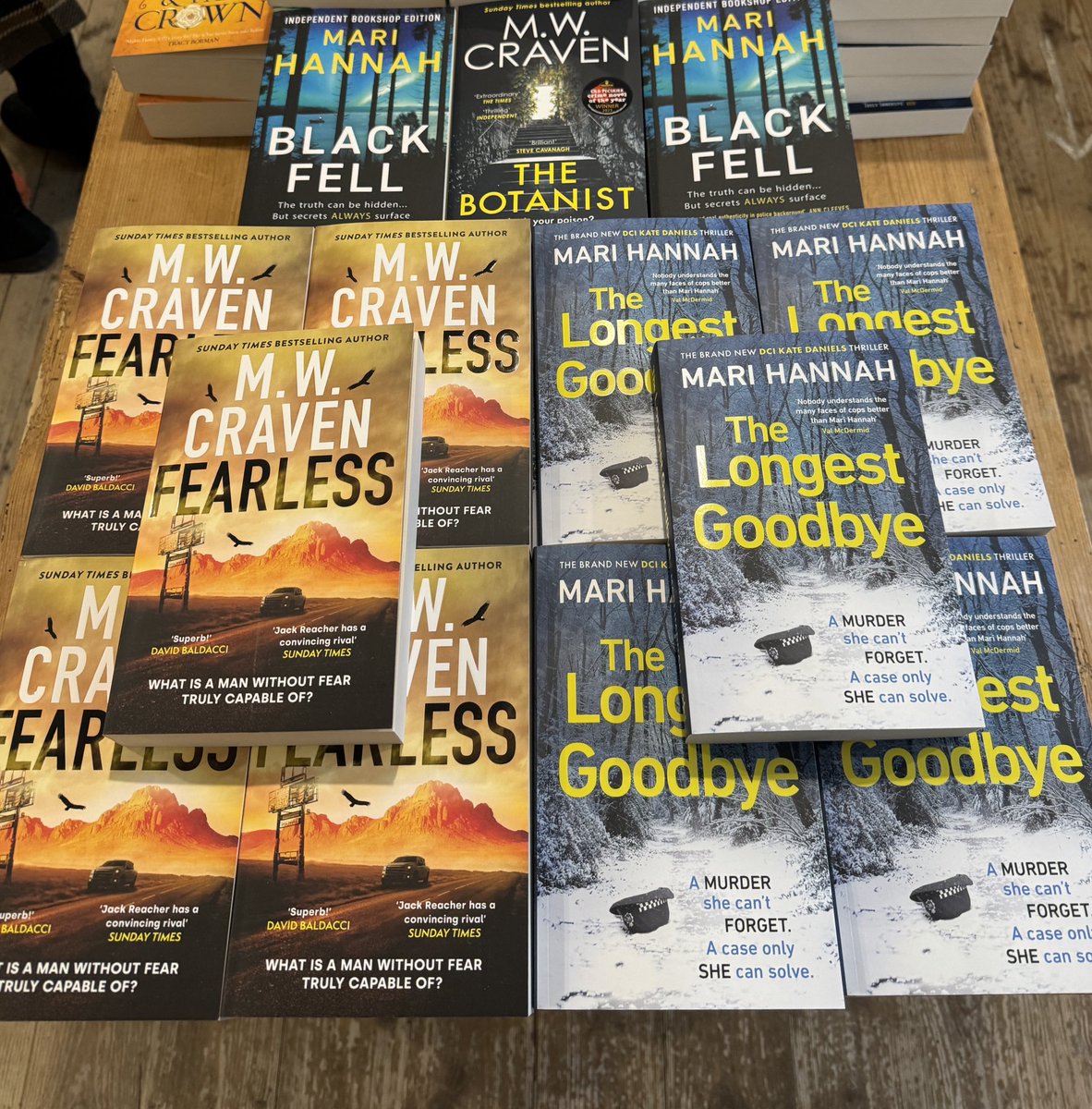 Thank you @mainstreethare for hosting @MWCravenUK and I this afternoon. Lovely to speak to a full house. Such a warm and welcoming audience. Thanks also for your hospitality and book gift. A perfect afternoon. #happyreadersandwriters