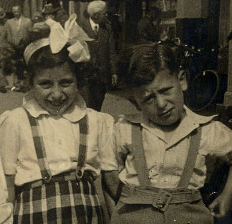 AuschwitzMuseum's tweet photo. 3 February 1935 | Dutch Jewish boy, Israël Wijnschenk, was born in Utrecht.

He was deported to #Auschwitz from #Westerbork in May 1944. He was murdered in a gas chamber after arrival selection together with his sister Kitty. https://t.co/6SZW1Q841A