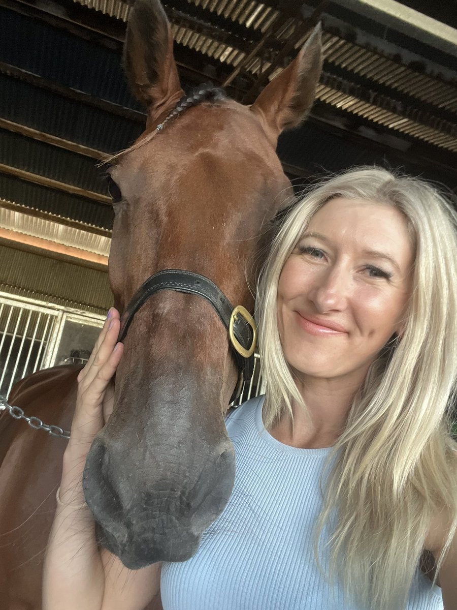 Larajay Farm tweet media