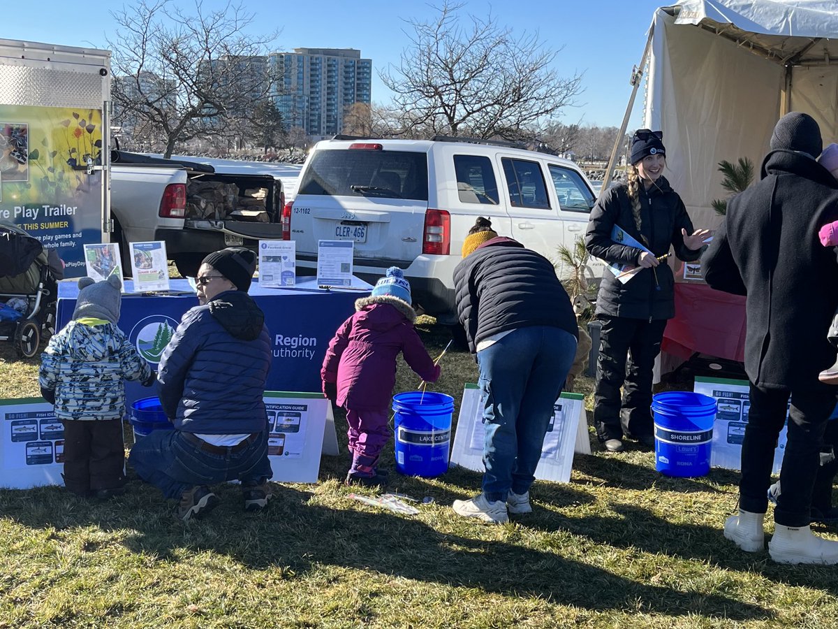 Got a kick out of kids “fishing” at the LSRCA display. Fun and learning about  the lake ⁦<a href="/LSRCA/">Lake Simcoe CA</a>⁩ #barriewinterfest