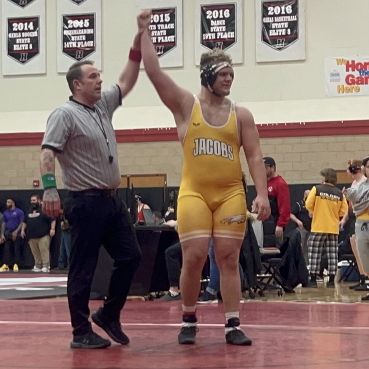 rocco_sauer79's tweet photo. IHSA Wrestling Regionals…
Peaking @ the Right Time!
Wrestling for the Regional Championship! #Pumped
@Wr86Zimm @Coach_Horcher @bbakerwatson @JimCordle63 @rhinodaddy https://t.co/r9omckksEH
